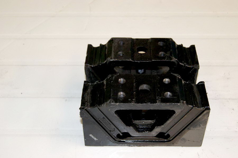 后支撐SZ9590000800