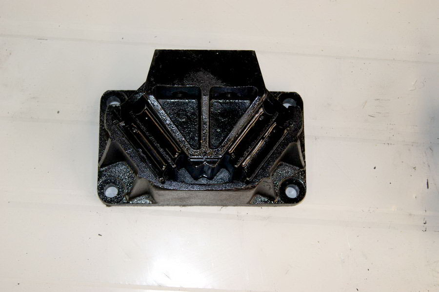 歐曼發(fā)動機懸置H4101020003A0