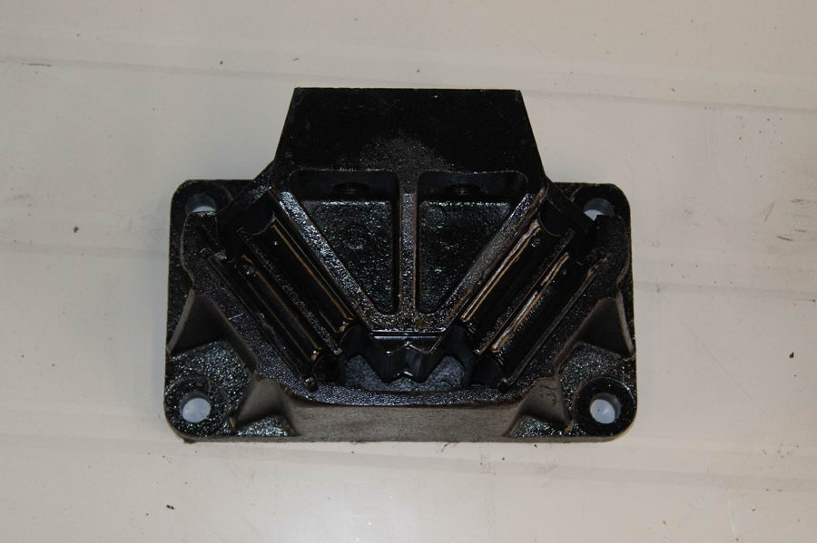 歐曼發(fā)動(dòng)機(jī)懸置H4101020003A0